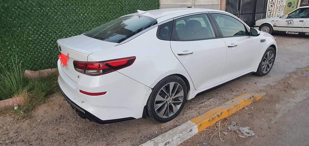 كيا اوبتيما ٢٠١٩ للبيع بيها ضربه بجاملغ الخلف الصدر رقم الشاصي ومجود دكه او يطلعلك الضررسياره جديده كلش نظيفه بلاديه مامفتوح بيهه اي شي ولا مبدل ماشيه ٥٩ الف الرقم بغداد خصوصي العنوان بغداد للإستفسار/***********
