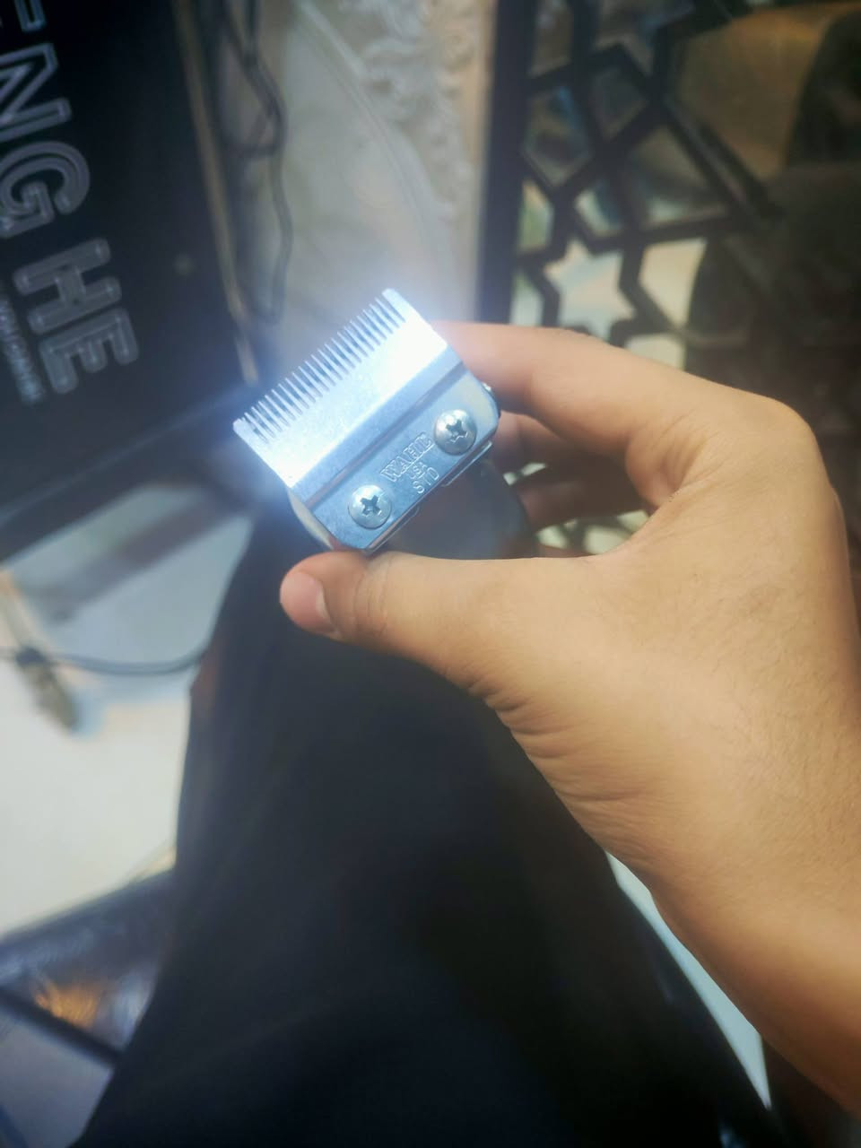 مكينة حلاقة واهل ماجك مبدلة گير فقط تحتوي على نمر تدريج كاملة بدون نقص مع شاحنة الآصلية مال شركة مالتها بسعر 40 الف واتساب *********** @إشارة

