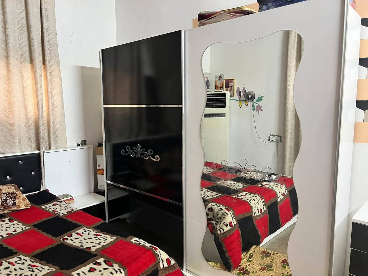 ‏أغراض للبيع بسعر مناسب أبيع بيع واحدة كل الأغراض العنوان سامراء حي المثنى للاستفسار الاتصال على ***********
