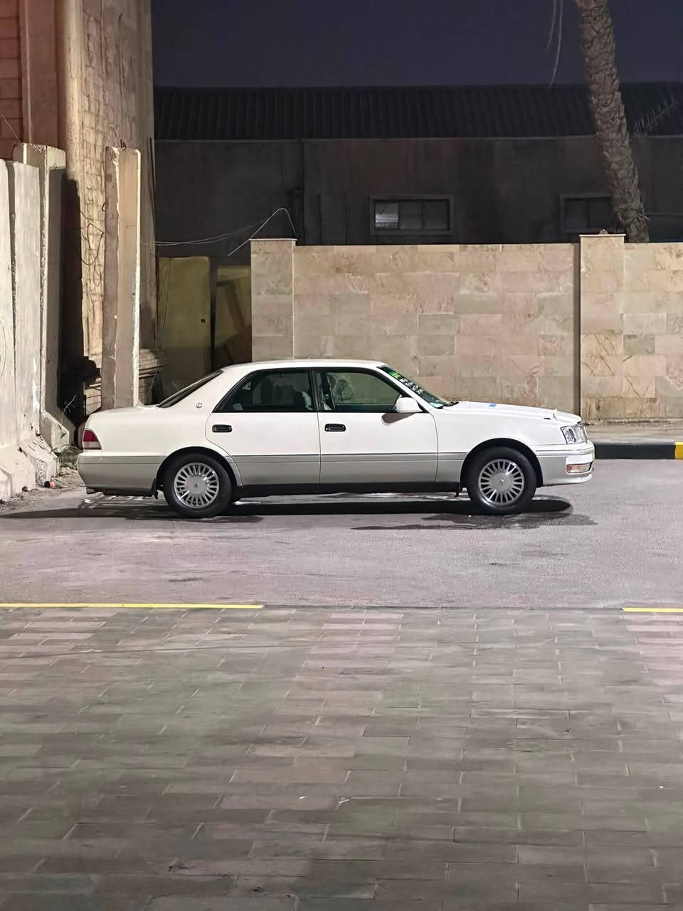 سياره راس الثور 
الموديل 1997
كرستال اصل 
مكينه 3000فيشتين
كفاله عامه من نقل من ضربه
من كص السياره بسمي التحويل 
ثاني يوم سنويته تنتهي 2031￼ للبيع
السعر على الخاص ***********
العنوان بصره ابوالخصيب
