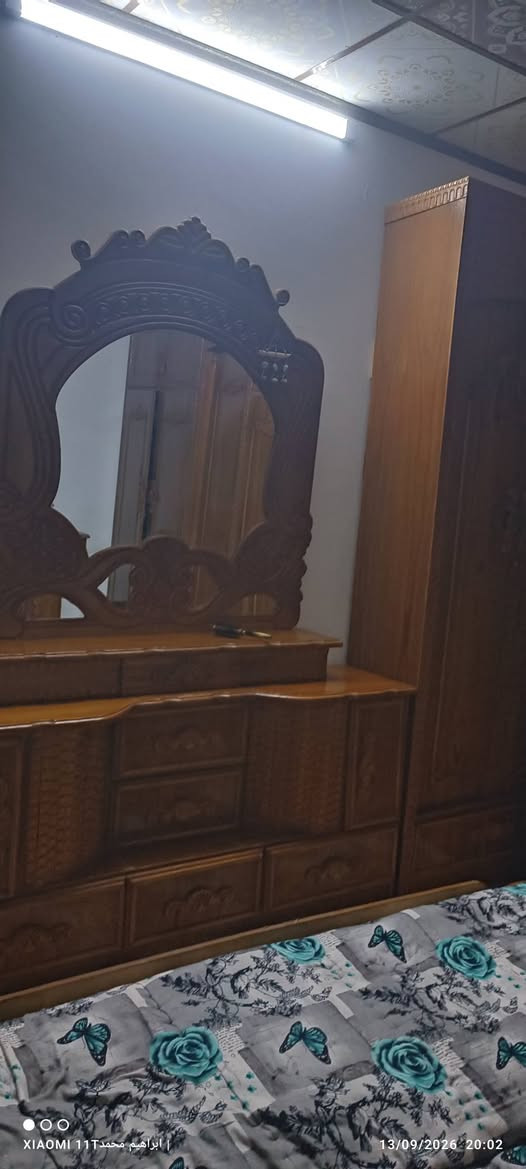 السلام عليكم
غرفة خشاب نضيفه
للبيع للبيع  900الف وبيها مجال
***********

نص مكتوب في الصور:
- ابراهيم محمد XIAOMI 11T | 13/09/2026 20:01
- ابراهيم محمد | XIAOMI 11T 13/09/2026 20:02