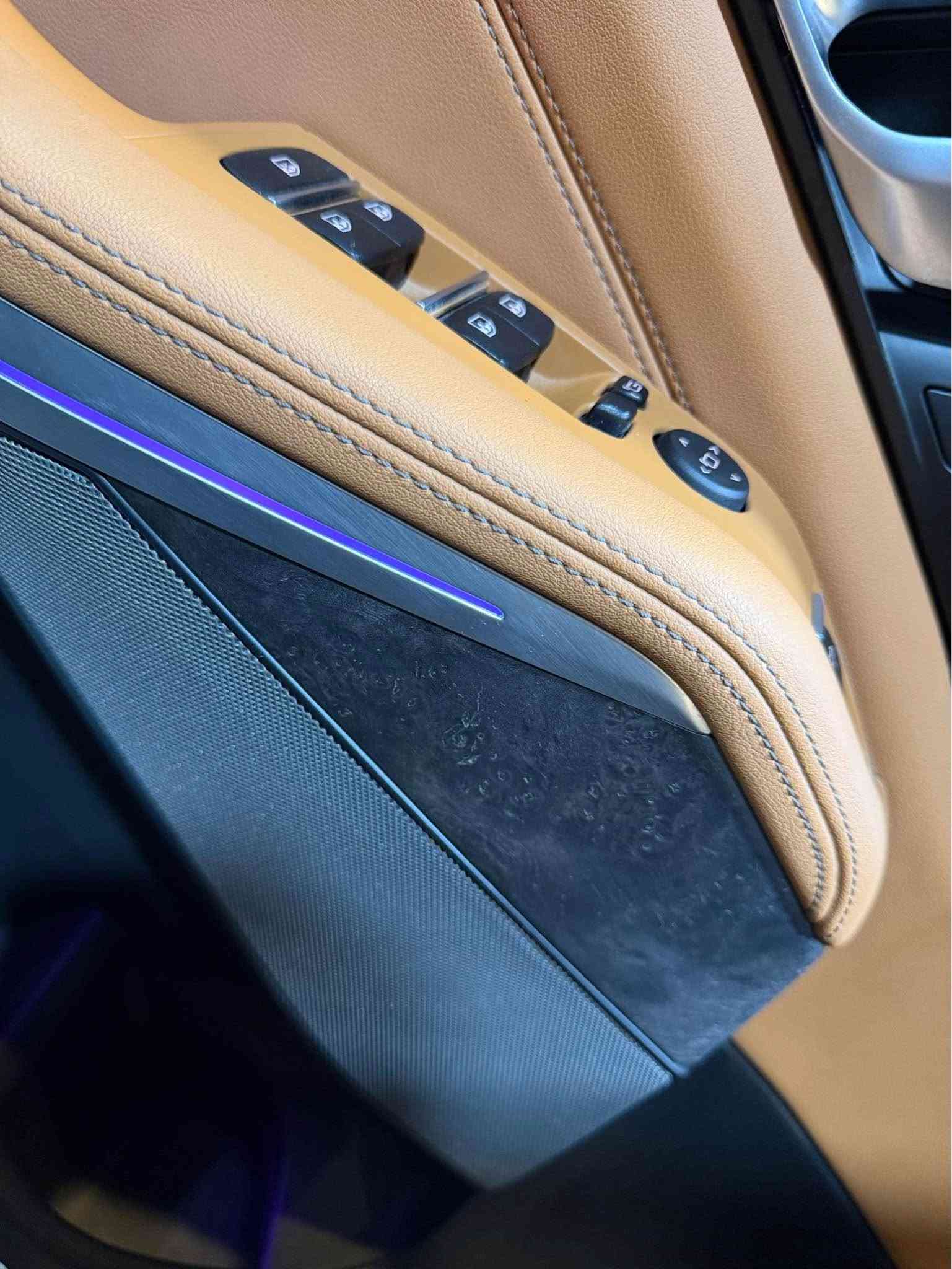 BMW X5 M40i
2025

ماشية ١٦ الف فقط
تبديل دعامية خلفية فقط
بدون ايرباك
بدون صبغ
كاملة المواصفات 

رقم اربيل

السعر : 57,000 $

***********
*********** بغداد, العراق

