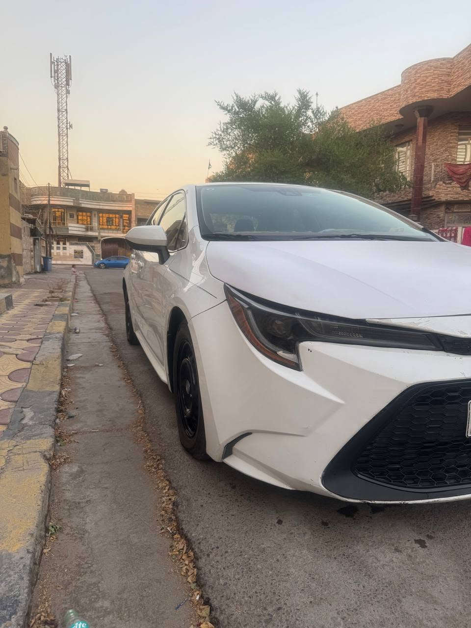 السلام عليكم
كورلا للبيع 2020 LE
محرك 1800 المرغوب 
موصفاتle  المعروفه
حادث بنيد فقط وشويه بارد باب سايق 
رقم بغداد شرط التحويل 
ماشيه 110 
بغداد العبيدي 
السعر 133 وبيه مجال حك الجيه 
*********** واتس
*********** الاتصال
