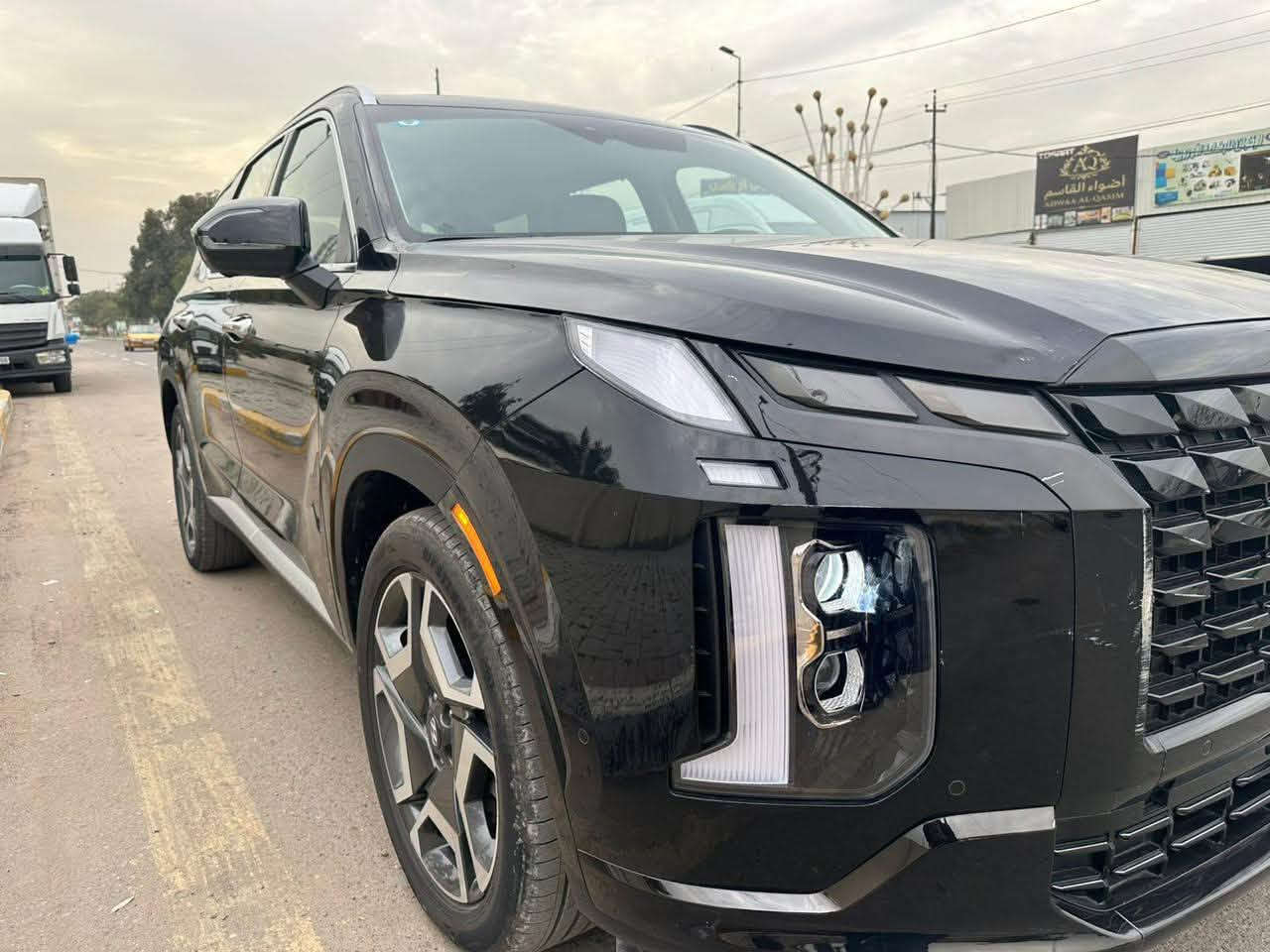 السلام عليكم بلسايد موديل 24
فئة SEL بريميوم

مواصفات  فول

* فتحه 

* رادارات محيطيه + امامي خلفي 

* كاميرات 360 

*نقطه عمياء 

* قياده ذاتيه 

*نفكيشن 

*مودات قياده 

*كشنات كهرباء تدفئة تبريد 

*٧ راكب 

* سستم صوت هارمن

*حساسات + حساس جامه امامية 

*مرقم شهداء بغداد

الاتصال بالرقم ***********

