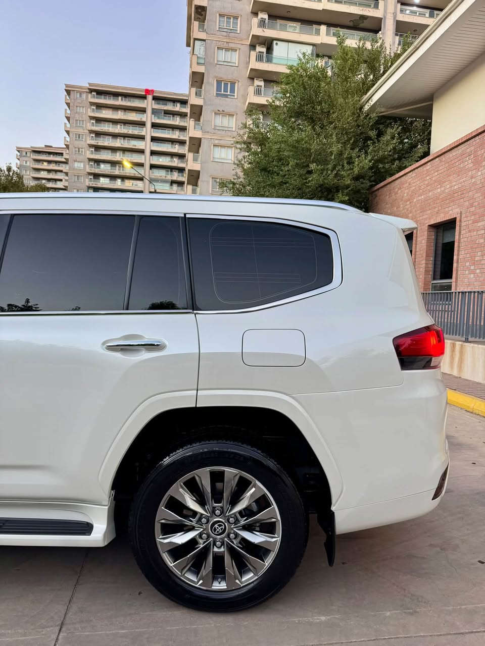 LAND CRUISER_2023 _Twin Turbo _GXR
_GXR_87,000Km

اللَّهُمَّ صَلِّ عَلَى مُحَمَّدٍ وَعَلَى آل مُحَمَّدٍ

اخت زيرو بل كارتون
بدون صبغ - بدون رمل - بدون حالوب ـ حتا دعاميات شرط

🔷تويتا لاندكروز موديل (2023) توين توربو
🔷سياره زيرو شريكه ساز باب اولا
🔷سياره مواصفات (GXR)
🔷سياره (٦) سلندر توين توربو  

🔷مواصفات سياره 
(كوشنات جلد _ شغال عن بعد
_ كاميرا _ كوشنات تدفيه _ شاشه كبير
٣ شاشات بيلادي _ وايرليس شحن _   نيظام eco _ سلايت _ النزلاق _ثلاجه _ زينون _ حساسيه الديك المؤخره مرايات _)

🔷سنويه هزه كل جديد مباشر حول

🔷• نظافه ١٠٠٪ كامل سيرڤس بدون نقص و

🔷مكان سليمانيه
🔷سعر (628$)
🔷رقم . ***********

