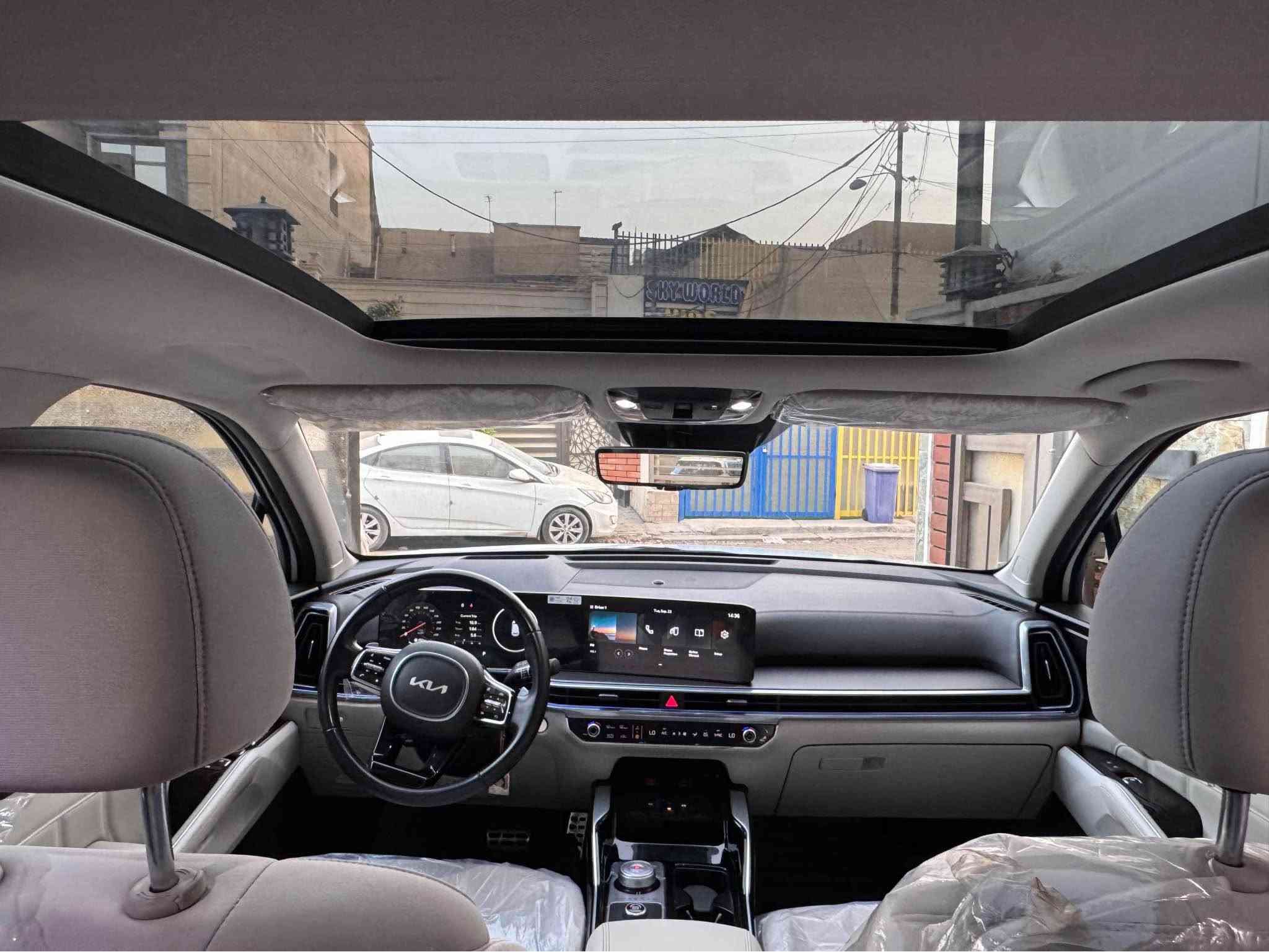 🔥 للبيع – Kia Sorento 2025 🔥

كيا سورنتو 2025 | السعر: 299 ورقة فقط
رقم بغداد | العنوان: الدورة – شارع أبو طيارة
للاستفسار: ***********

💥 السعر مغري جداً ومناسب للجادين

🚘 Kia Sorento 2025 – وارد خليجي – 6 سلندر – Full Option

سيارة مميزة جداً بحالة ممتازة ومواصفات عالية، مع عداد 22 ألف كم فقط، ومكفولة كفالة عامة.

أبرز المواصفات:

• محرك 6 سلندر
• وارد خليجي
• Full Option
• سقف بانوراما
• صندوق خلفي كهربائي
• مقاعد كهربائية
• شاشة إلكترونية كبيرة متصلة
• Head-Up Display (داتا شو)
• تشغيل بصمة
• دخول ذكي بدون مفتاح
• كاميرا خلفية
• رادارات ٣٦٠ 
• شاشة وسطية كبيرة ونظام معلومات متطور
• عداد إلكتروني بالكامل
• إضاءة محيطية Ambient Light متغيرة
• ويلات كروم
• ستائر جانبية
• تحكم بالمقود
• تحكم كهربائي بالمرايا
• حساسات اصطفاف
• مثبت سرعة
• تحكم بالمناخ والتكييف
• أنظمة أمان ومساعدة للسائق
• مقاعد مريحة وتشطيبات داخلية فخمة
• مساحة داخلية واسعة ومناسبة للعائلة
• مواصفات خليجية مناسبة لأجواء العراق

📍 رقم بغداد
📍 الدورة – شارع أبو طيارة
📞 ***********

🔥 299 ورقة فقط – السعر مغري جداً
سيارة نظيفة، مواصفات عالية، وعداد قليل جداً… فرصة تستحق المشاهدة. بغداد, العراق
