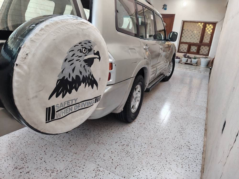 سلام عليكم باجيرو البيع موديل 2002 فول موصفات محرك كير اكسل بلادي شرط تبرير كهربائيت كل شغل رقم سنوية جديد دولي رقم سليمانية شرط تحويل ولاغرمات تخم تايرات سيارة احل من صور   سعر 80 ورقة وبي مجال رقم موبايل *********** كركوك, العراق
