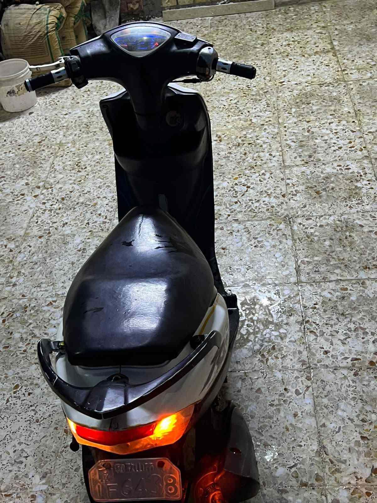 ماكس عدلة • ٤٩ • سلف هندر