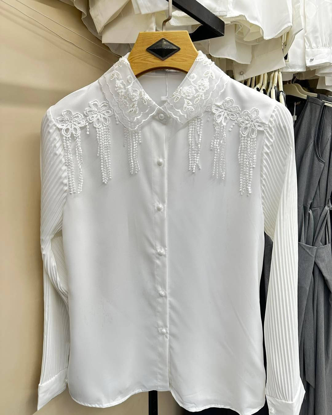 ✅نزاكه قمصان مدرسي ❤️😍👗
✅متوفر المقاسات 38-40-42-44-46
✅عنوان كوت شارع الهوره مقابيل نشاط مدرسي
✅للحجز أو الاستفسار عبر دايركت 
✅واتساب ***********
