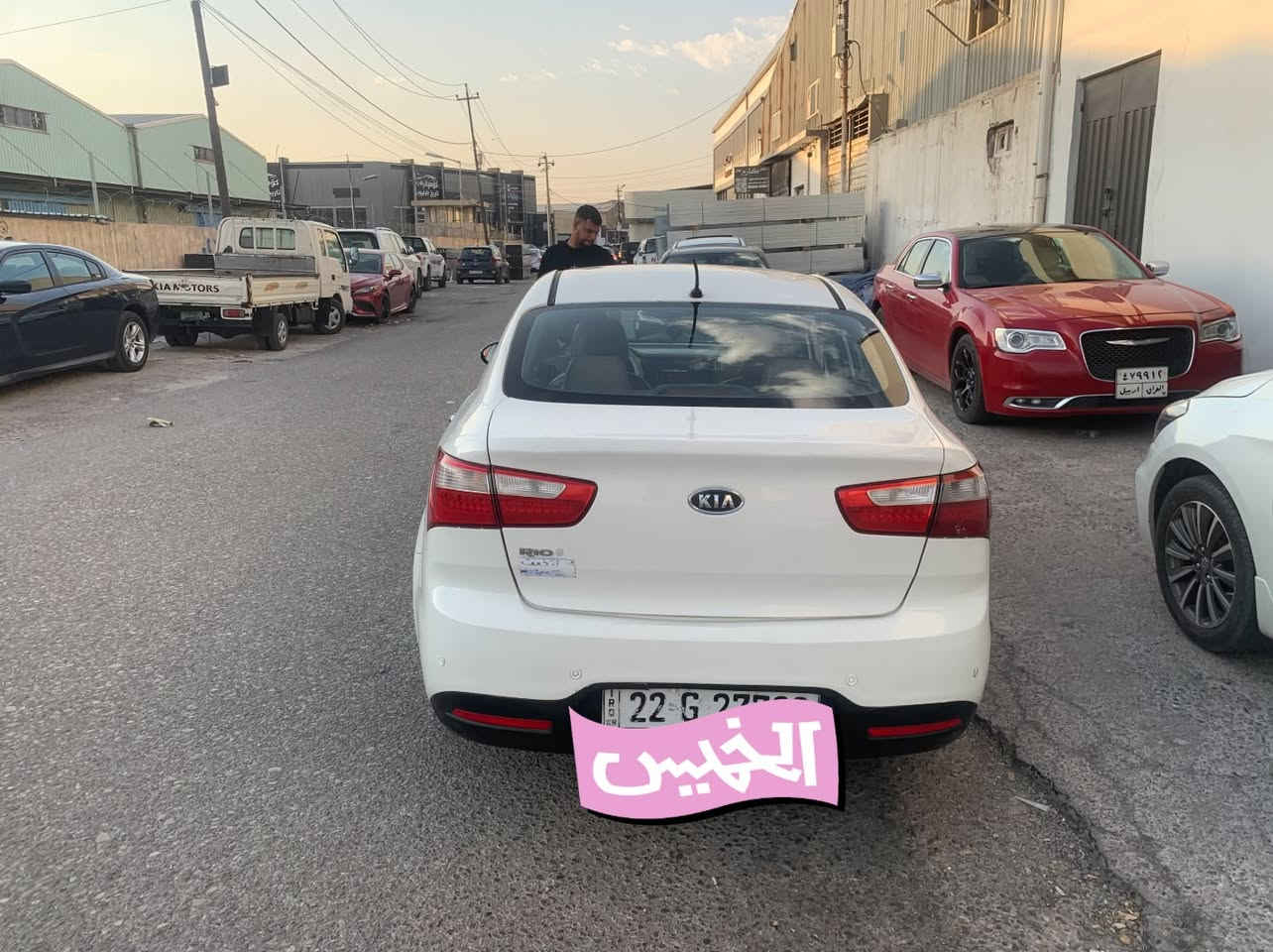 السلام عليكم
كيا ريو ٢٠١٢ خليجي محرك ١٦٠٠ قطرتين رقم اربيل دولي 
بيها قطعتين صبغ كامل وقطعتين صبغ قليل
دواخل نضيفه جدا مقاعد جلد 

عارضها ب٨٠ وبيها مجال 
السياره موجوده في اربيل 
***********

