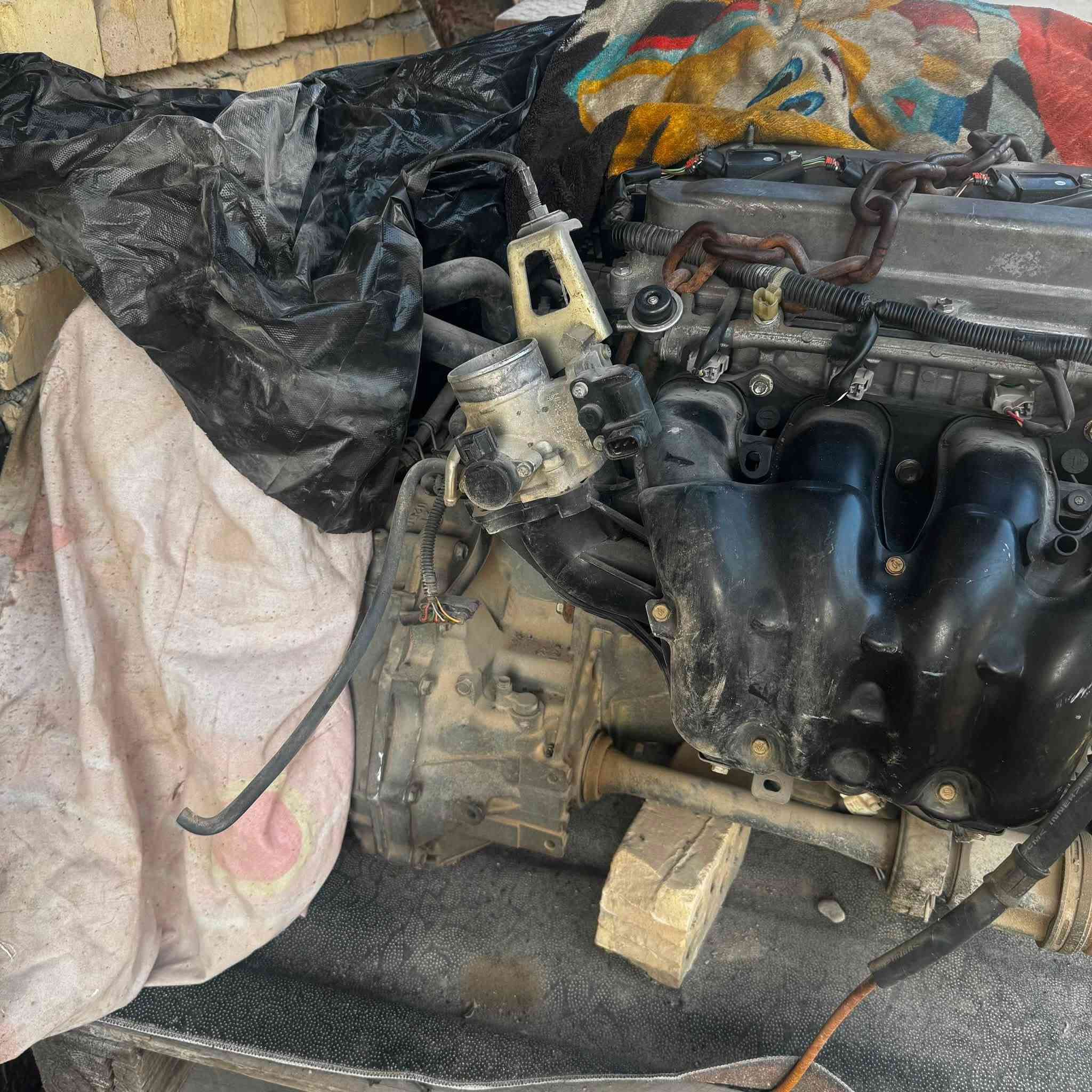 السلام عليكم
عندي محرك كامري ابو الكف اشتريته اشده ع غير سياره ومصار محرك جديد مال كصه كلش نضيف 
مكاني بغداد الشعله 
***********
