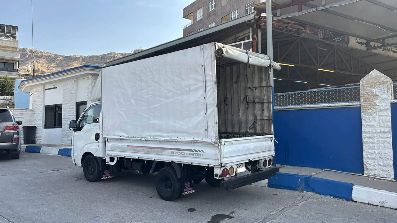 كيا حمل٢٠٠٦  بس بيع  ✅
كير و محرك شرط ✅
تحويل غرامات  ب شرط ✅
شاصي ب شرط ✅
سعر ٧٥ ورقة  ✅
رقم دهوك رقم و سنوية  جديد ل حد ٢٠٢٩   هزة منتهية 
سيارة  بيها مصرف  🤝
يرادلها باوار و بها  صوت  اكسل ‼️
مكان  سيارة دهوك 📍 
*********** دهوك, العراق
