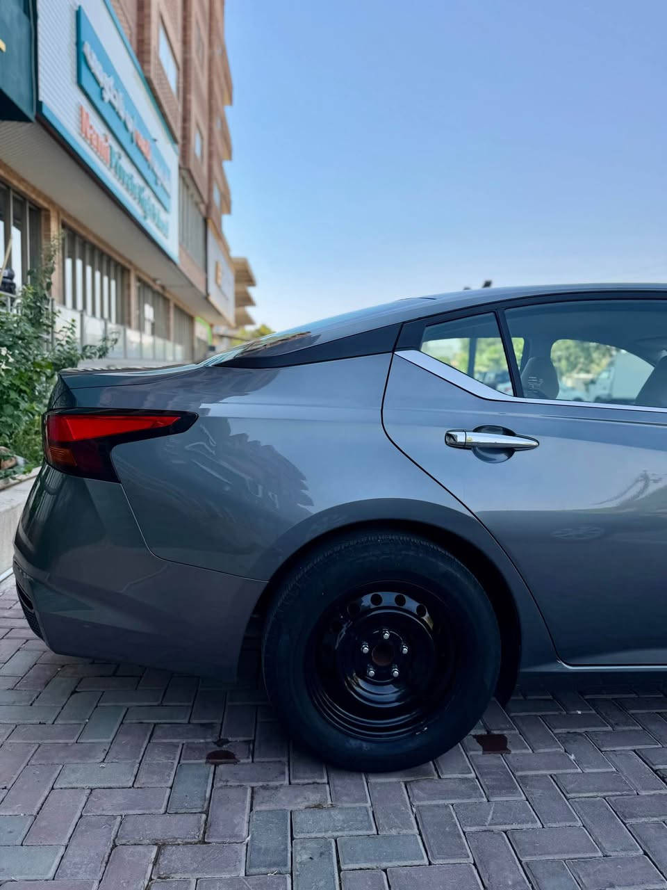 للبيع التيما S 📦
السعر 140 💵بيها مجال بسيط
***********📞
-موديل 2023 
-الون نفتي لون مميز 
-ماشيه 52  
-داخل بيجي 
-رادار 360 درجة
-تحكم ستيرن 
-تثبيت سرعه 
-كاميرا خلفي 
-رادار جانبي
-رادار خلفي 
-رادار امامي
-تحديد مسار
-حساس خلفي
-تبريد قطعتين 
-تشغيل عن بعد 
-بصمة تشغيل 
-بصمة ابواب + صندوق 
-تايرات وياله جديد
-سيارة جاهزة مناقص برغي
-ضرر سيارة : بونيد+ جاملغ
-بدون شاصي بشرط
-سنويه هزه براد جديد لحد 2030  
-سيارة ب اسمي
-تحويل وكاله ثاني يوم 
📍مكان السياره كلار خناقين, ديالى

