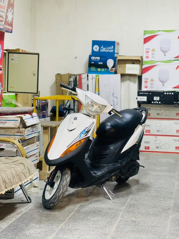 سلام عليكم ماكس للبيع متروكه صار فتره الامتحانات  وعاطل بيها الهندر فقط ما يدك المكينه 49 مفتوحه مره اوراق كامله   ***********
