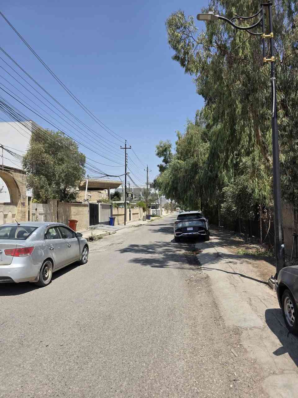 ارض للبيع في حي العربي المساحة 304 م سند مستقل الواجهة 10 م قبلة قرب جامع الخشاب .
***********
***********
عقارات صفوة البيت حي المصارف قرب جامع سعدي مهدي
