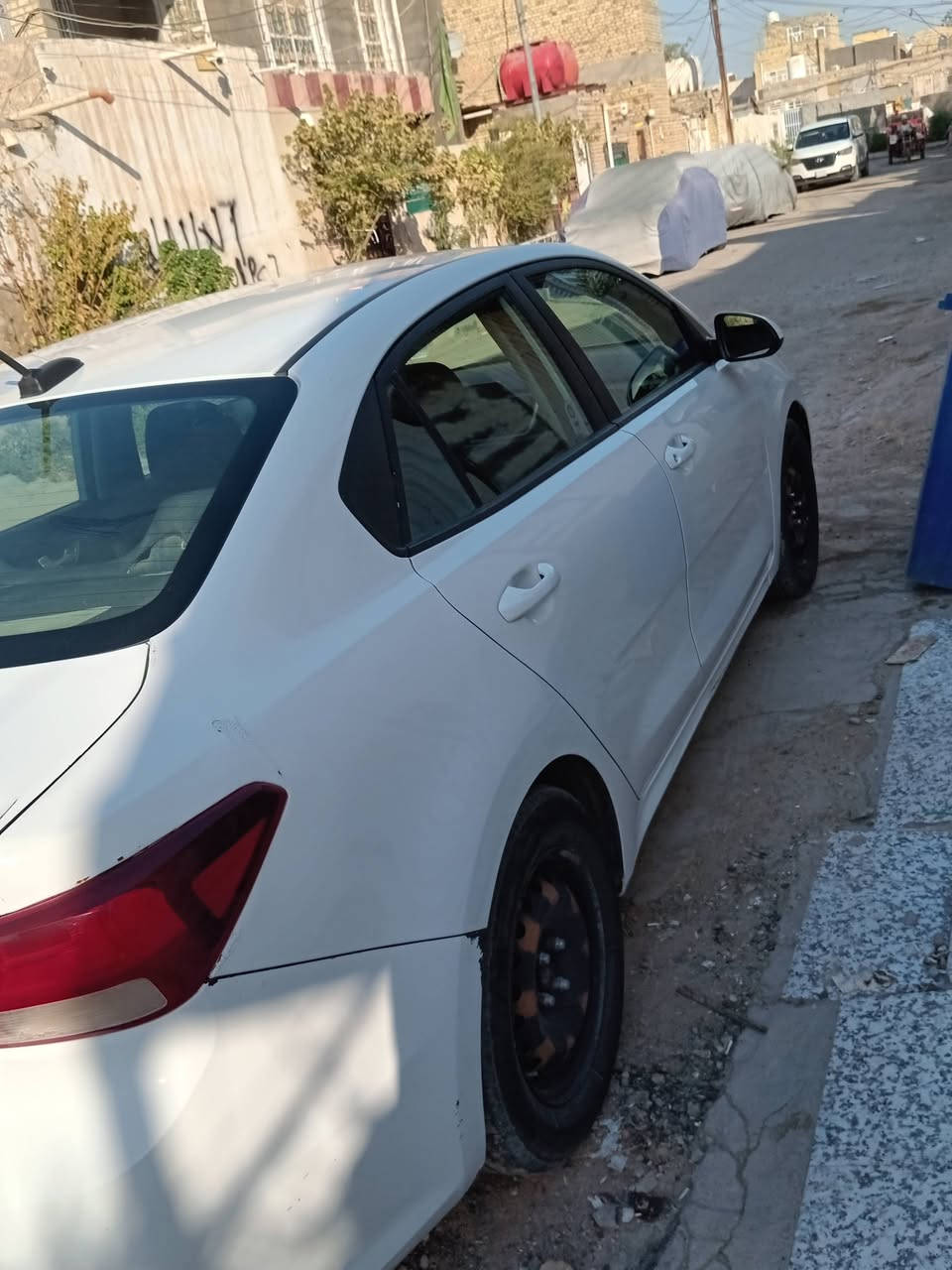 السلام عليكم 
كيا ريو  موديل  2021  وارد امريكي حادثها خلفي
باقي المعلومات على الرقم ***********
