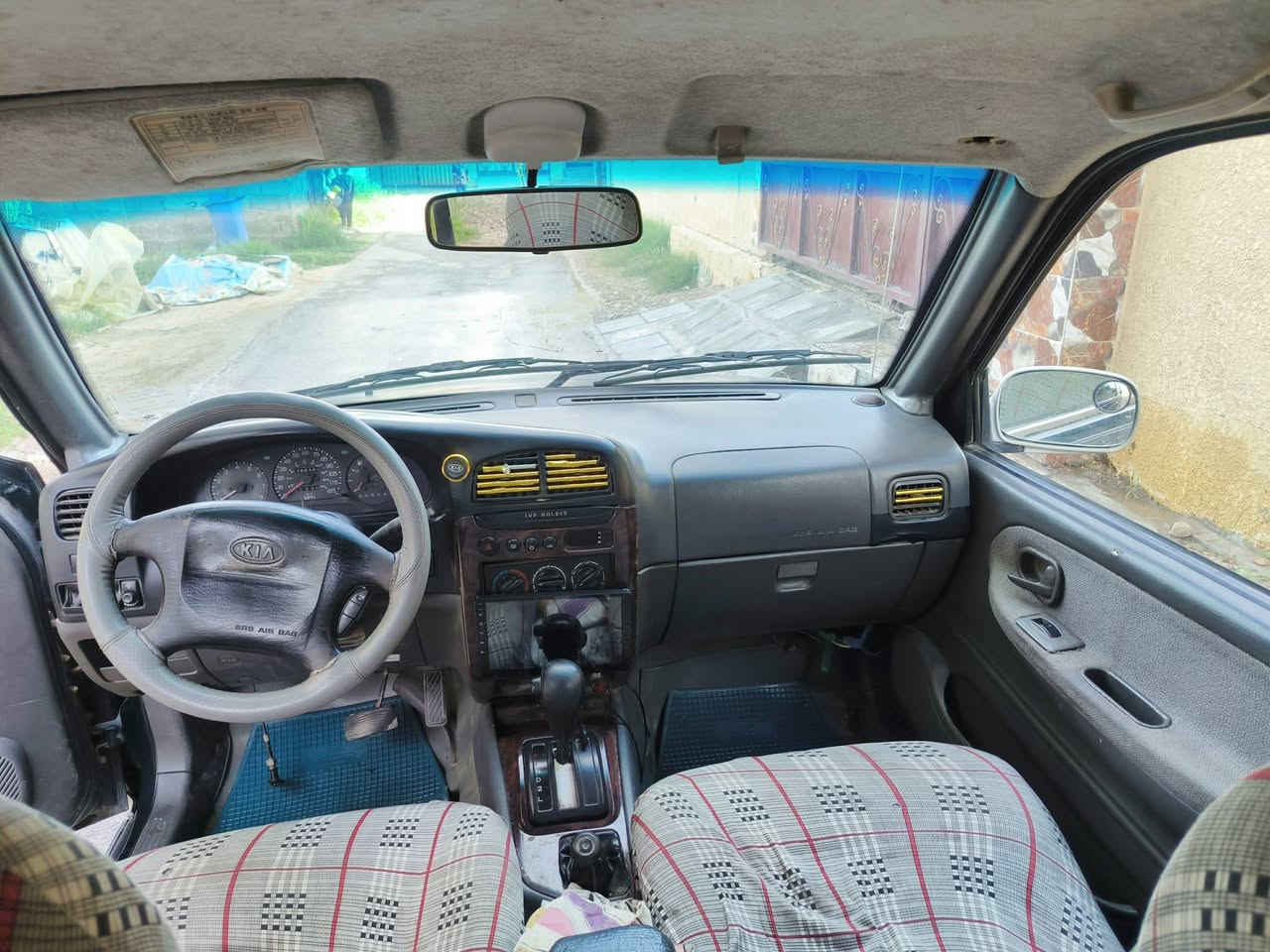سياره سبورتج موديل 99 سيارة حلوه مابيه صبغ ولاتصليح بيه مشكله كهرباء جام ماينزل ودشبول طافي حداده ومحرك مانقصه شي السعر 40وبيه مجال مكان اعوريج اقواس بغداد ***********
