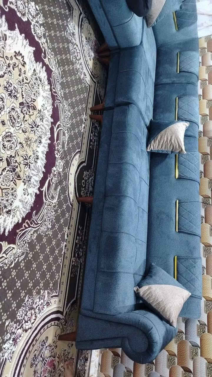 من رخصة مدير الكروب
ديوان جديد شغلنه معمل بغداد تفصال خشب داخل بلوك اسود الركم الهيكل الصفاح القفص كله خشب بلوك اسود جام روسي مساطر سمك ١٦ ملم
السفنج مضغوط مميز أول مع طبقه ثانيه دللوب طبي وطبقه ديباج ارتفاع ١٢ سم.. قماش كتان ناعم لون نيلي حبري مطعم ب بيجي قياس ١٤ متر ونص ٢٠ مقعد كورنر تجي بيه قنفتين مفصوله مع زاويه سعره مليون وربع قفله عالمليون و٢٠٠ بس شراي يتصل ***********
