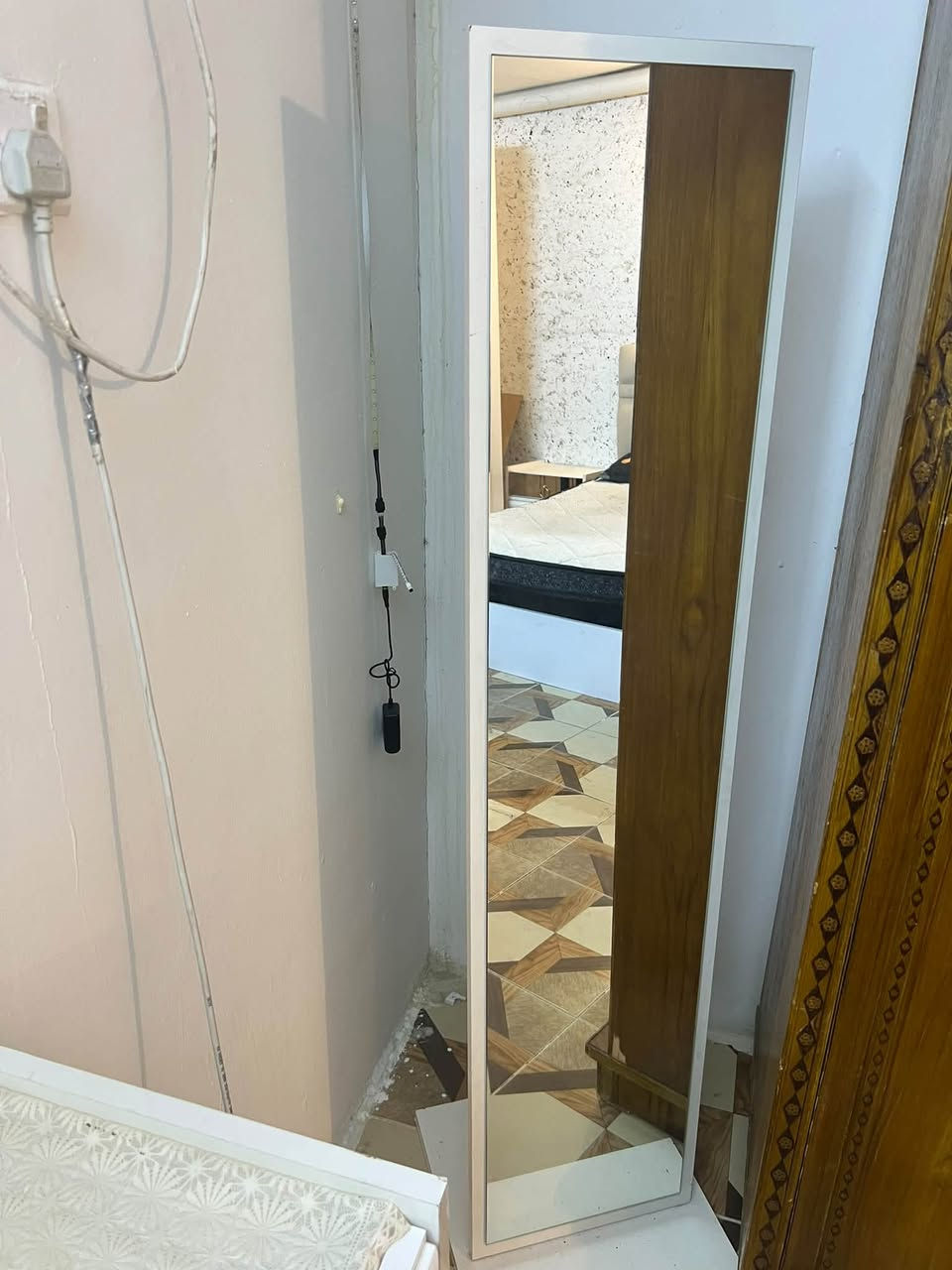 السلام عليكم غراض للبيع غرفه٨ قطع قبل ١٥ ايام شاديها سعرها ٥٠٠ قفل كنتور بابين صاج ١٥٠ سعره ميز معه ٤ كراسي ٦٠ قفل كاونتر بعده بل نايلون اب٣٢٥ قفل بنكات ٣ الوحده عله١٥ بل جيس وجزامه ومرايه١٠٠الف   عنوان بغداد مستعجل عله بيعتهم ***********
