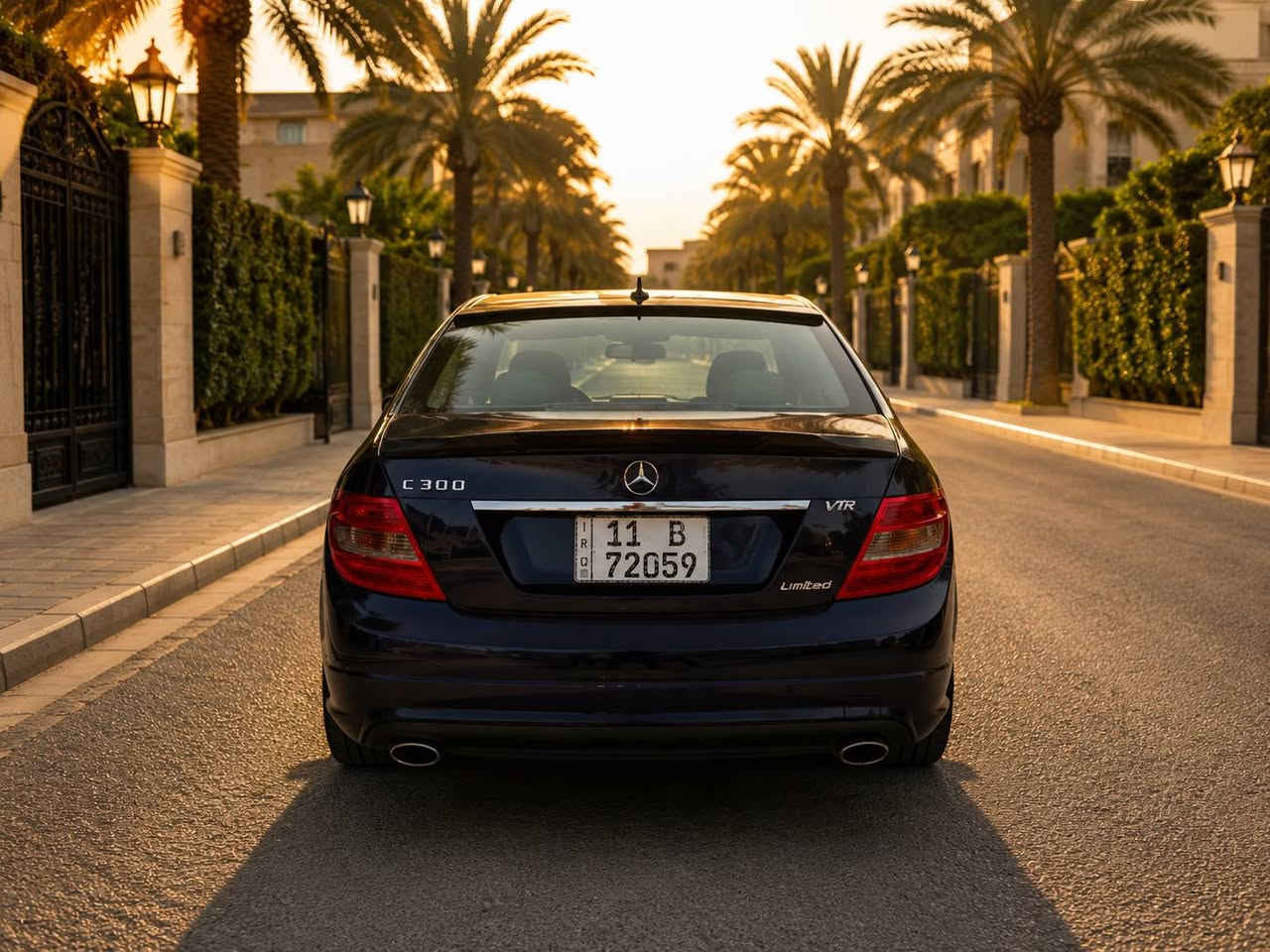 🔥 للبيع او مراوس  مرسيدس C300 موديل 2010 🔥

🚘 اللون: نيلي صدفي مميز جداً، لون راقي وحلو بالواقع أكثر من الصور.
📌 السيارة باسمي ورقمها إنجليزي.
📌 الممشى: 112–115 ألف تقريباً، ممشى قليل بالنسبة للموديل.
📌 المكينة: 3500 V6، أداء قوي ومرغوبة.
📌 الجير: أوتوماتيك 7 نمر.

✨ فول مواصفات VIP للأخير:
• فتحة سقف
• إشارات بالمرايات
• تحكم ستيرن
• ستيرن كهرباء
• كشنات كهربائية
• تدفئة وتبريد للكشنات
• تحكم مناخ وتبريد مركزي
• ثلاجة/تبريد مركزي
• كت AMG كامل
• تخم تايرات AMG
• بطارية جديدة، توني شادها
• صدر جديد ونظافة عالية جداً
• حدادة مية بالمية
• بيها صبغ قطعتين فقط، بدون دواخل، مجرد صبغ خارجي.

💎 السيارة خير من الله وما ناقصها شي، مجهزة وجاهزة للاستخدام، ونظافتها تفرض نفسها.

📞 للجادين فقط، *********** علما ان نهاية الرقم 0770  مكاني بغداد
