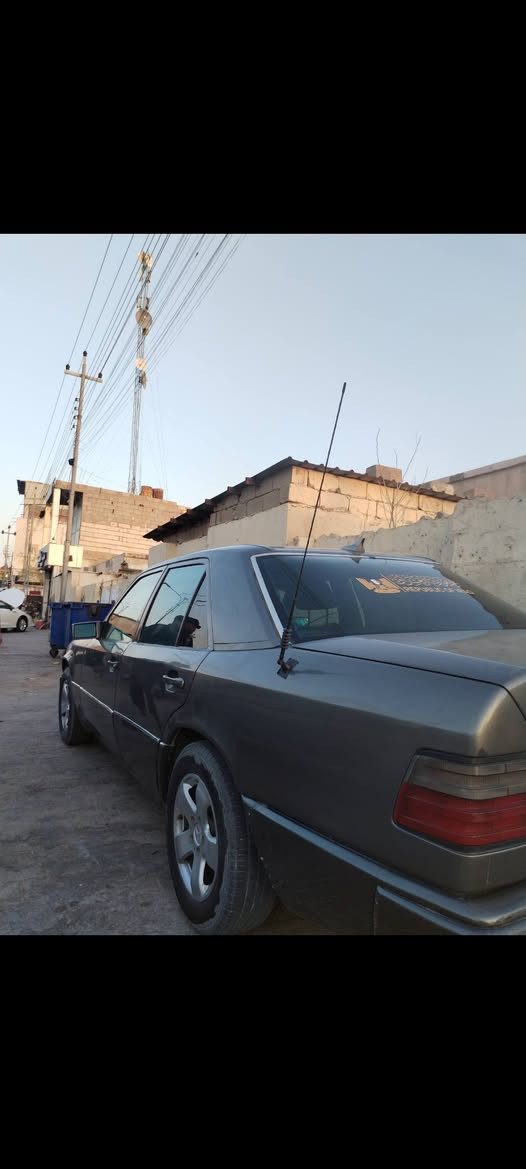 مارسدس دب للبيع -موديل 87
-مكينه 2500 بطه ديلكو 
-دواخل نيلي جلد 
-تبريد شغال
-سياره بسمي
رقم بغداد 
العنوان بصره بدايه ابي الخصيب

السعر 66 وبيهه مجال

***********
