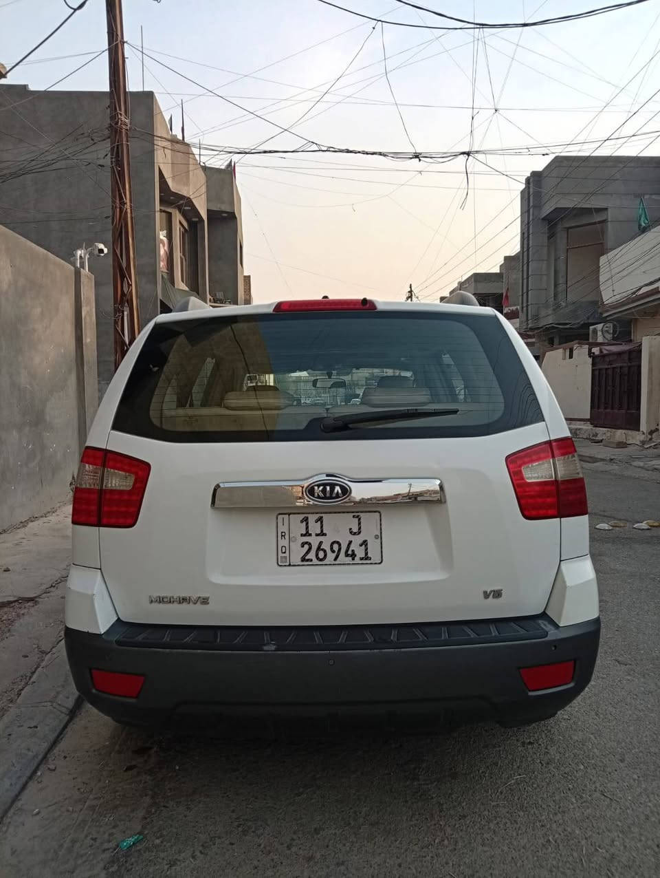 بسم الله ماشاء الله 
مهافي ،2010,خليجي كفالة من الضربة والصبغ السيارة جديدة محرك كير تبريد كلة جديد باتري جديد ادامة كاملة صدرها الامامي جديد فقط الخلفي نص عمر بدلت الامامي جديد وبعد الخلفي مابدلتة رقم بغداد انكليزي باسمنة السيارة مال ضابط عقيد طيار وباسمة السيارة تجي تشوف السيارة تاخذهة منة وتتكاتب ويا مروري وتحول كبل رقم بغداد انكليزي باسمنة سعرها125,وبيها مجال 
مكاني واسط العزيزية 
رقمي ***********
