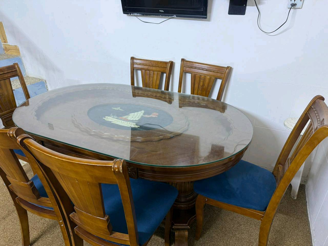 ميز زان • ٥ كراسي • بغداد