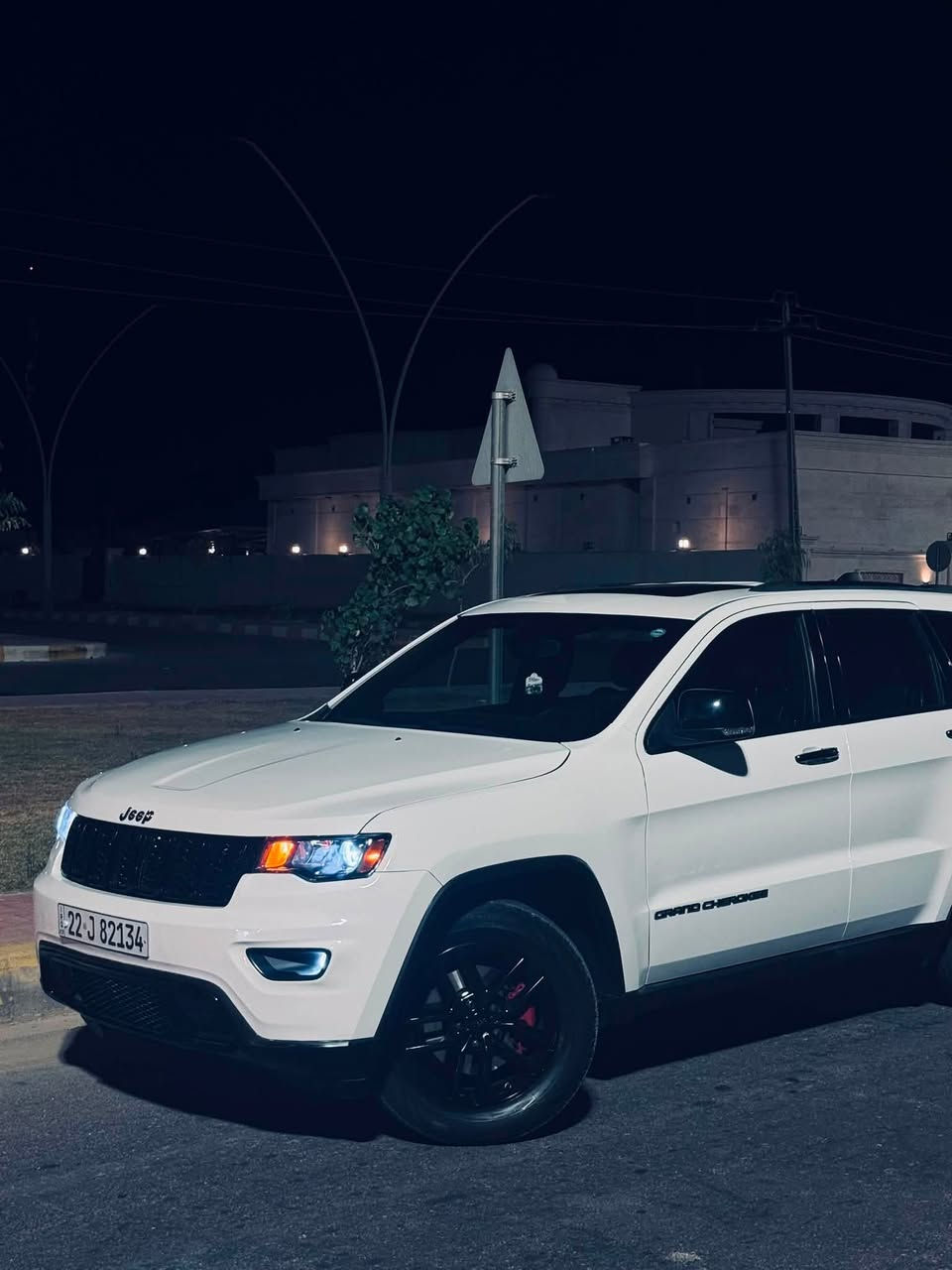 شبابنا الطيبه
جيب كراند شيروكي موديل 2019 
رقم اربيل
🔹 محرك: 3.6L V6
🔹 كير : أوتوماتيك 8 سرعات
🔹 دفع: 4×4
🔹 مواصفات: فتحة سقف ، تدفئة مقاعد ، كشنات جلد ، شاشه جبيره تدعم ابل كار بلي واندرويد اوتو ، تحديد مسار ، منظومه زينون جديده ، السياره نصبتها كلش حلوه وجاهزه مابيها نقص ،وبقية المواصفات المعروفه بالجيب 
🔹 وارد امريكي
🔹 السيارة بيها 3 قطع صبغ وابيع حزام 
✨ السيارة باسمي وسنويه لحد سنة 2031 رقم انكليزي جديد 
📍 الموقع: [الانبار الرمادي]
💰 السعر 205 وبيها مجال للطيبين 
ترهم بيع او مراوس بـ جارجر او كامري حديث 

📞 للاستفسار والتفاصيل: [ ***********]
