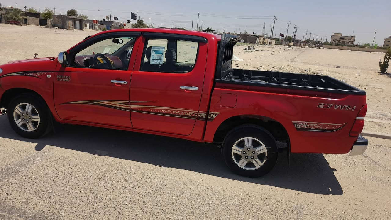 سلام عليكم افلاونزة 2009شاصي 19 مكفولة كفالة عامه ما عدا لجاملغ جهت لسايق بيه بارد بسيط رقم بصرة مكينه بيها تنقيص قليل السعر 134وبيه مجال  مكان البصرة خور لزبير ***********
