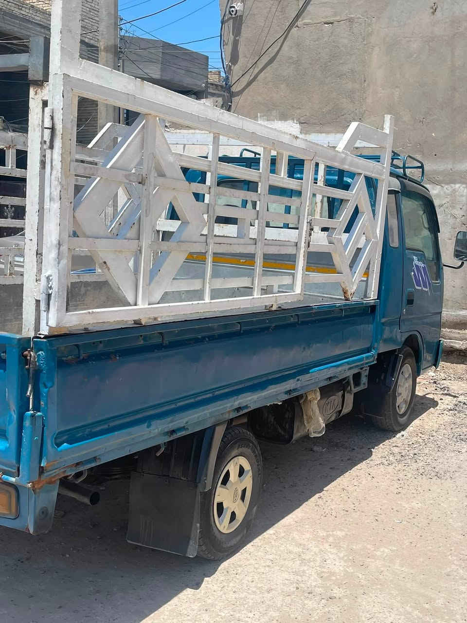كيا حمل فونتيرة موديل 98 السيارة بأسمي تحويل ثاني يوم رقمها انكليزي الجديد مكفولة من شاصي والاكسل مكينة كير تخم تاير جديد السيارة نظيفة مذب عليها ولا ربع مكاني حي الجهاد ***********
