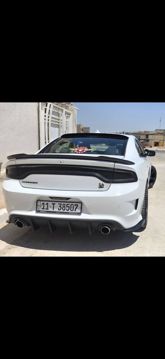 السلام عليكم .. للبيع او مراوس بدورنكو محرك 8 حصرا
دوج جارجر سكات باك لون ابيض . Scat Pack 

وارد أمريكي  نظيفة جدا وماناقصة اي شي  فول عده الفتحه 

#الموديل : 2019. ( امريكي) . حادث بنيد وجاملغين وربع باب السايق وبالهلال مال جاملع الخلفي شخط زغير وانصبغ ع كده والباقي كفاله مكينه كير اكسل كلهم كفاله 

#المحرك : SRT . V8 . 6.4L برتقالي الجبير BGE يصير اقوى من ال 6400 العادي .

#ماشية 62 كيلو مو ميل قابل للزيادة

رقم بغداد الجديد وهزه جديده ابسمي تحويل ثاني يوم 

                         ****************

 المواصفات :

رادار خلفي وجانبي ونقطة عمياء وتدفئة بالمرايات والمري قلاب مع البك . 

* مكابح رياضية (برمبو) . 4 بستم 

* لايت LED . 

* كاميرا خلفية . 

* امكانية التحكم بوضعيات المقود كهربائيا . 

* كشن ميموري خزن وكهرباء

* كزوز بلاد دبات سود . 

* حساسات خلفية . 

* ويل قياس 20 أنج نجمة تو سايز كفالة جديد مع تخم تاير كوري اصلي امامي هانكوك جديد وخلفي كومهو جديد سرعة 300 وفوك

* سستم صوت ALPINE . 

* تشغيل عن بعد . 

* مقاعد رياضية حضن + جلد الكانتارا . 

* المقاعد الأمامية تبريد وتدفئة والخلفية تدفئة . 

* نظام خرائط GPS . 

* شاشة كبيرة قياس 8.4 أنج اوپشنات SRT 

* تدفئة ستيرن . 

* كير شفتر بالستيرن . 

* جناح خلفي . 

* بلوتوث تلفون . 

* محدد سرعة . 

                             ****************

الإضافات 

_شوته AFE اصلية

_اويل كاج كان

_بلكات NGK ريسنك 

_ولف حماوه 82  اصلي حماوة 85 حتى بالكبس

_دبات srt اسود 

_العقل مفتوح اول لاين تفريغ كامل فصله سيڤتي كامل برمجه داينو مصطفى ايكل  

_تخم تاير جديد خلفي 315 امامي 245

_ لايت امامي LED انارتها نهار 

                          **************

مبولش سياره + نانو سراميك ضمان 5 سنوات  

مكان السيارة (كربلاء) 

السيارة مصروف عليها وشرط بدون برغي نقص من الرقم للرقم ولا اي كلوب او خلل وسيرفس كامل دهن بريك دسكات دهن اكسل كله يتبدل بالموعد السعر 200$

 للاتصال ***********  / ***********
