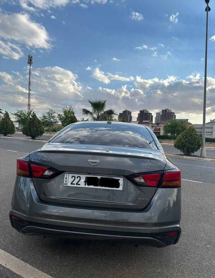 Nissan Altima 2025
SV AWD

شاشە کامیرة رادار ٣٦٠

٢ قطعة سبغ 
کیر محرک کهربائي شرط

سعر 14800$
مکان اربیل

***********
***********

