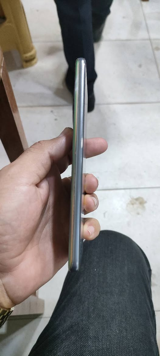 📱 HONOR X9 بۆ فرۆشتن
​مۆبایلێکی زۆر پاک و بێعەیب، گونجاو بۆ بەکارهێنانی ڕۆژانە و یاری!
​مۆدێل: Honor X9
​بیرگە (مەلاگە): 128 گیگابایت
​ڕام: 8 + 2 گیگابایت (زۆر خێرا لە کارکردن)
​لەمس: زۆر خێرا و سووک
​سیمکارت: کراوەیە و هەموو سیمکارتێک دەخوێنێتەوە
​باتری و شەحن: شەحن هێشتنەوەی زۆر بەهێز و بێ کێشەیە
​⚠️ تێبینی: کامێرای دواوەی تۆزێک تەڵخە (تەنها تۆز و خۆڵی چووەتە سەر، بە پاککردنەوە ڕاست دەبێتەوە)؛ بێجگە لەوە مۆبایلەکە بە تەواوی بێعەیب و خاوێنە.
​شوێن: سلێمانی
​نرخ: 130 هەزار دینار (مەجالێکی کەمی تێدایە)
​📩 بۆ داواکردن یان زانیاری زیاتر، تکایە نامە بنێرن
یان لە واتسئەپ نامە بنێرن 
*********** السليمانية, العراق
