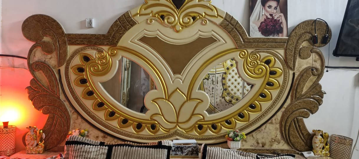 البيع
غرفه اخشاب عراقي درجه اوله 
نضافه ميه بل ميه مكان سوك شيوخ سعر 800وبيه مجال 
واتساب ***********
