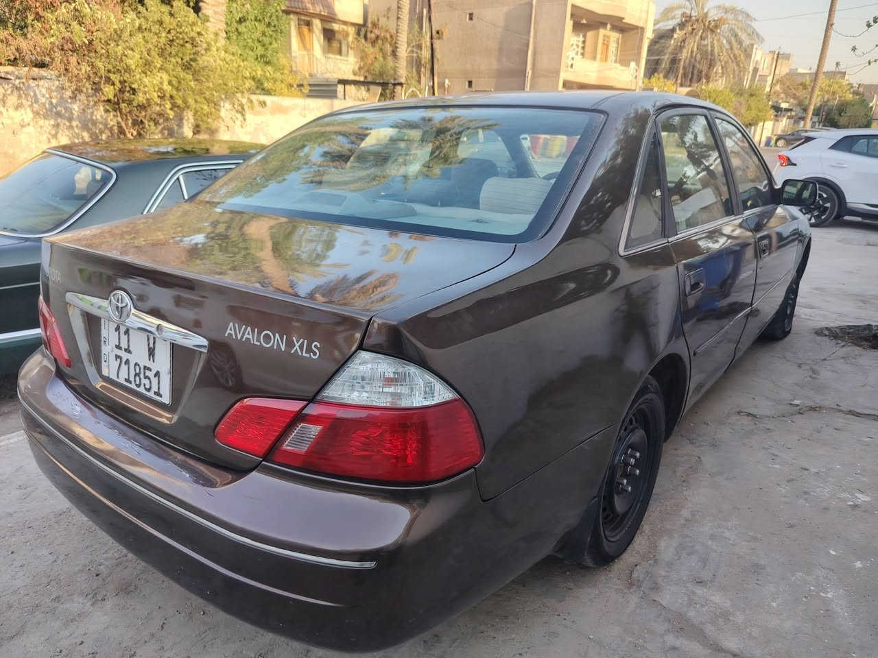 السلام عليكم حبايب
تيوتا افلون 2002 وارد أمريكي
ماشيه 240 الف حقيقي 
حادثها بنيد مبدل وصبغ عام جماليه
كير ومحرك جدد
تبريد ثلج
تخم تاير جديد
صدر أمامي وخلفي جديد
شاشه اندرويد
مابيها اي نقص
السعر 77  وبيها مجالها قليل
مكاني بغداد حي الجامعه ت***********
