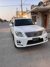 لكزس LX • دفع رباعي • ٨ ركاب
