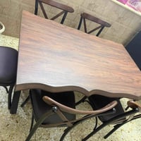 ميز طعام • ٦ كراسي • استعمال شهرين