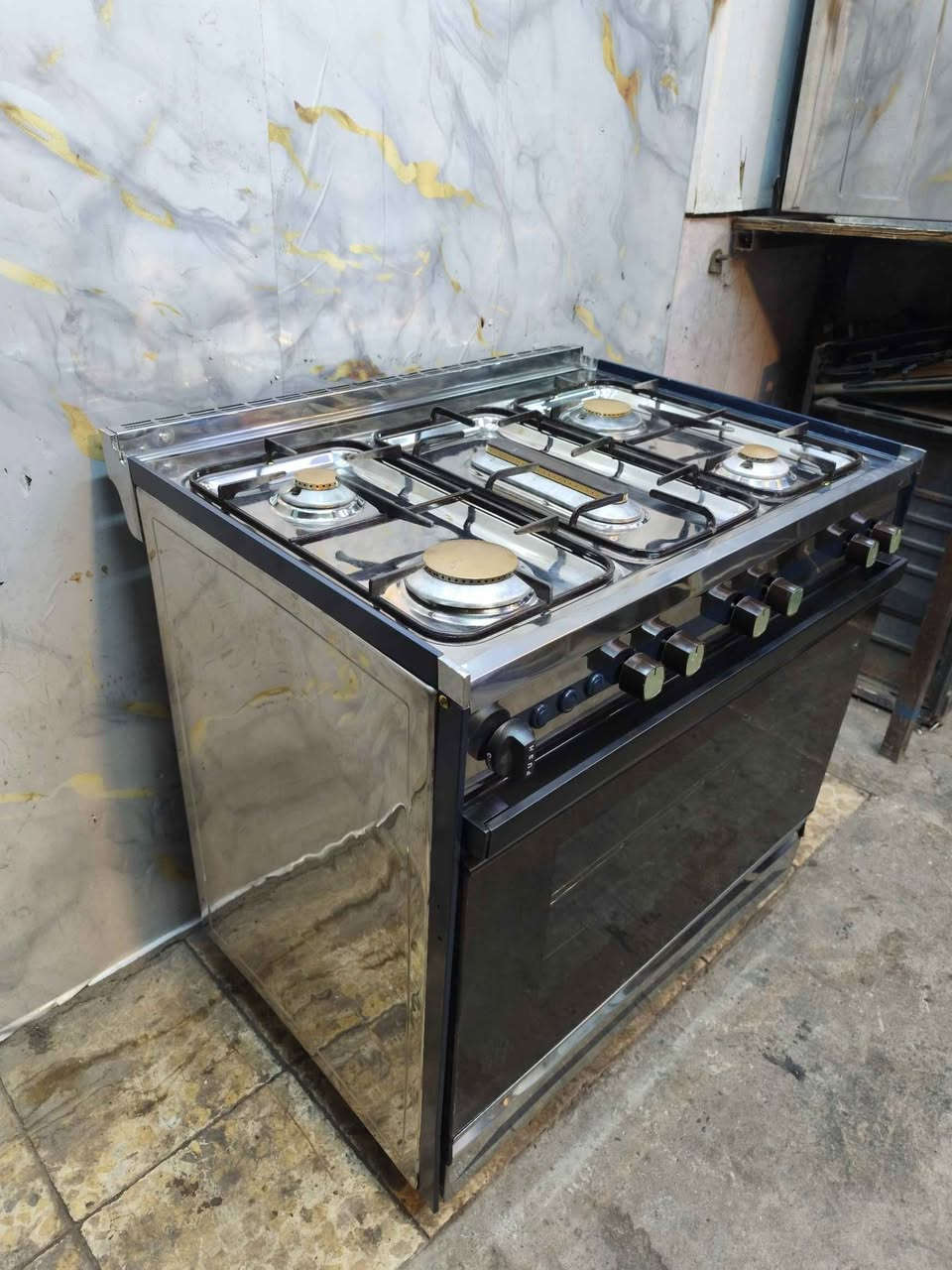 ***********
طباخ عشتار الباب الاول 
نضافة الطباخ 100/95
الحجم 60×80 ضمان 3 اشهر 
للتواصل من خلال الصفحه اوتساب بغداد, العراق
