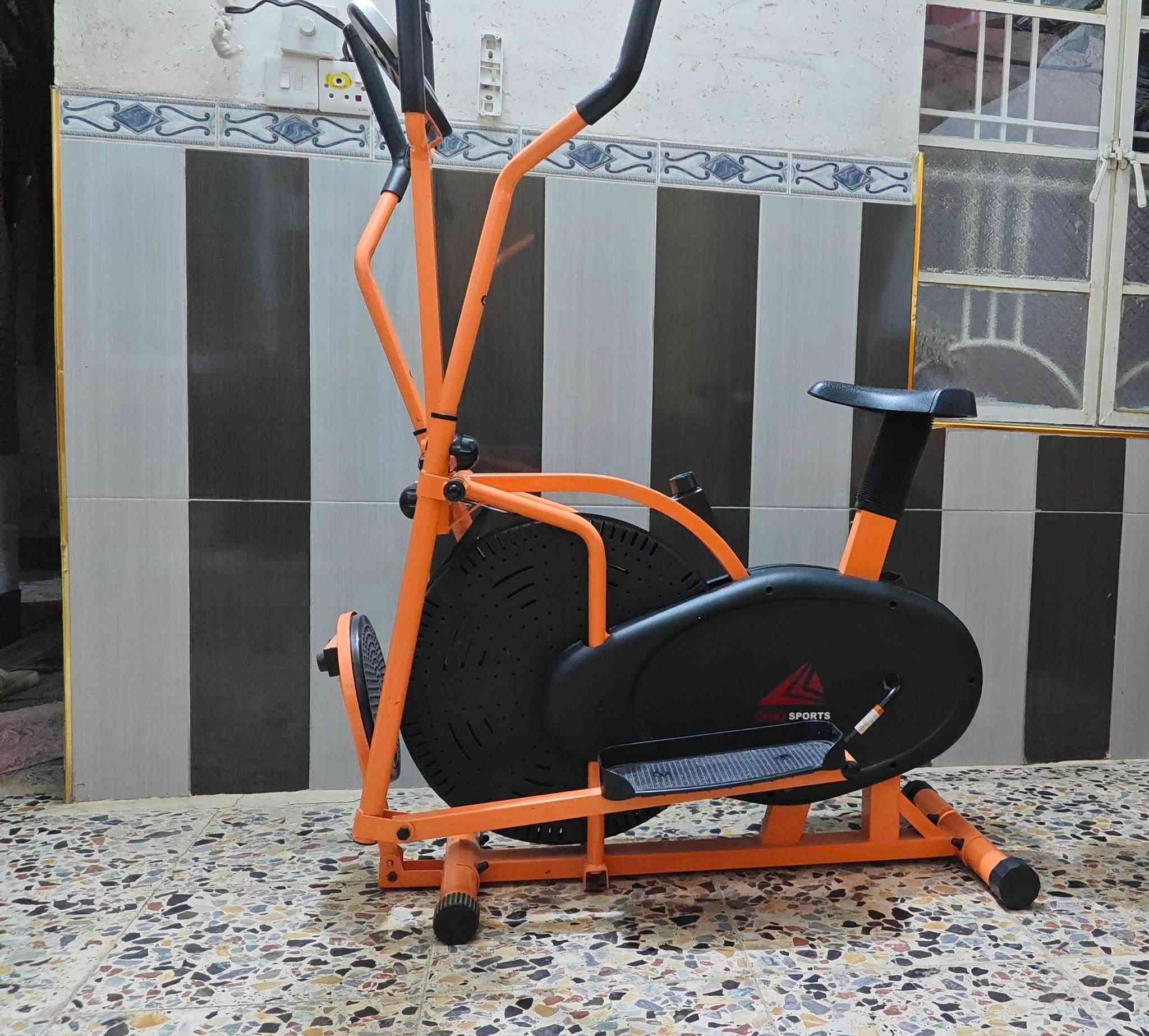 بيسكل جري لتنحيف الجسم وبناء العضلات وشد الخصر 
((مميزاته))
1.شاشة ديجيتال تعد مسافة بالكيلو متر وتحسب والوقت والمسافة المقطوعة وتقيس نبضات القلب 
2.قرص تدوير لنحت الخصر وبناء عضلات البطن وتقوية جذع الجسم
3.قابلة تخصيص في الوزنية والحجم لاي عمر من 7سنوات-80سنة
4.تكدر تحكم بقوة الجهاز عبر ترس صغير
السعر : 150الف وقابل للتفاوض
المكان بغداد الشعلة
الواتساب : ***********
