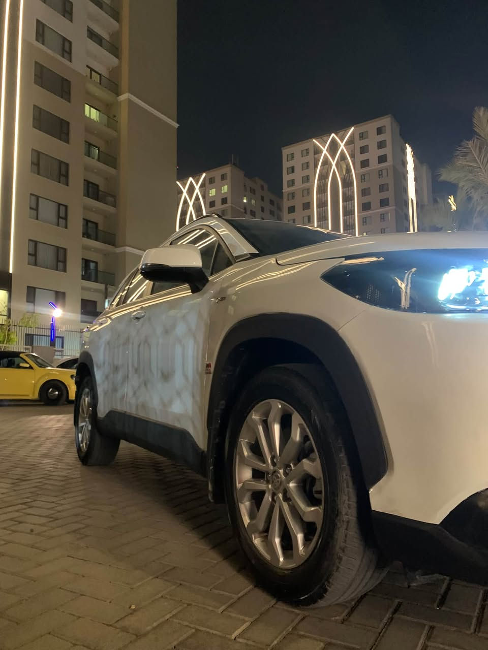🍀 للبيع | Toyota Front Lander2024 HEV 

🚘 تويوتا فرونت لاندر هايبرد HEV

🌱 اقتصادية بالوقود + أداء هادئ ومريح

📍 الممشى:14,000 كم فقط

💰 السعر: 27.700

📍 مكان السيارة بغداد شهداء البياع 

☎️ - ***********
⭐ المواصفات والتجهيزات:
🚗فول مواصفات GR

🔹 محرك 2.0L – 4 سلندر HEV

🔹 ناقل حركة أوتوماتيك

🔹 دفع ثنائي FWD

🔹 تشغيل بصمة + دخول ذكي

🔹 سلايد روف 🌤️

🔹 لايت زينون + LED

🔹 خلفيات LED

🔹 رادار + مثبت سرعة Cruise

🔹 نظام تحديد/مساعدة المسار

🔹 ABS + نظام مانع الانزلاق

🔹 8 Airbags

🔹 هاند بريك كهربائي + Auto Hold

🔹 حساسات ضغط الإطارات

🔹 4 دسك

🔹 داشبورد ديجيتال

🔹 شاشة تدعم Apple CarPlay

🔹 كاميرا خلفية 📷

🔹 Bluetooth + USB

🔹 تحكم من المقود

🔹 مقاعد جلد

🔹 مقعد السائق كهربائي

🔹 ISOFIX لمقعد الأطفال

🔹 تكييف أوتوماتيك بمناخين منفصلين ❄️

🔹 أوضاع قيادة متعددة Drive Modes

🔹 إشارات جانبية

🔹 تطعيمات داخلية ألمنيوم

🔹 تتسع لـ 5 ركاب

ملاحضه السياره بيه ضخه بل جاملغ الايمن ربعه واصبعين من البنيد صخه بسيطه مصلحات وجاهزه بدون دواخل
