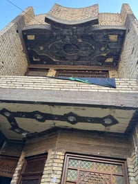 وبركاته   بيت بمساحة ١٠٥م  واجهة ٤،٦٠ سم  نزال البيت ٢٣ متر  متكون .. ...