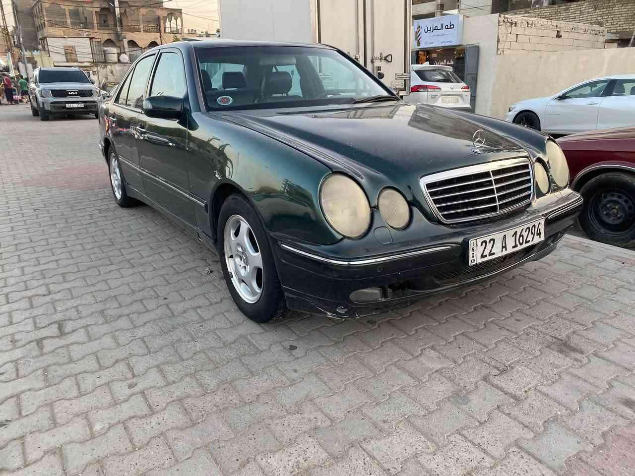 تحية طيبة للجميع مرسيدس ام عيون
موديل 2000 صبغ عام بدون حادث
مكينه 320 V صافية بدون اي خربطه او صرف بانزين أدمة للمنظومة كلها  سلايت روف شاشه كامره خلفية كراسي جلد  كهرباء تبريد شغال ثلج رقم اربيل تحويل مباشر 
مكان السياره بغداد الكرخ  *********** واتساب 
السعر خاص
