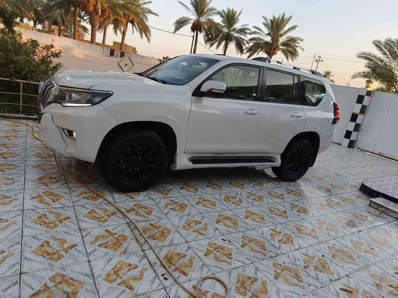 @برادو 2013 محدث 22 مصبوغ حزام لغرض التحديث مكفوله كفاله عامه من اي ضربه داخليه او تبديل ما على التحديث فول مواصفات واحد على واحد عده فتحه مكينه سته سلندر بلاديه ما مفتوحه ثلاجه كشنات جلد بصمه فورويل شاشه كاميرا مري شفط سبير تعليك رقم سنويه جدد تخم تاير جديد سياره جاهزه من كل شيء
 سعر 195 هاتف***********
