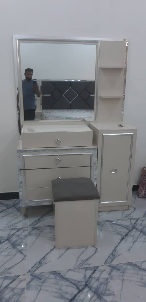 غرفة • نضيفة • جديدة