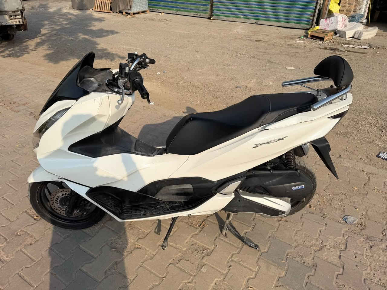 سلام عليكم 
للبيع بي سي اكس BCX 
دراجه بلاديه مكفوله كفر ومكينه بلادي 
دراجه خير من الله ونضيفه شوفت عينك 
فقط اكو ملاحضات بصيطه  بل كفر 
مكاني بغداد حي العامل 
السعر 14 وبيها مجال قليل 
***********
