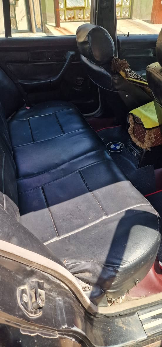 السلام عليكم للبيع BMW 525 موديل 1992 اصل مكفولة كير محرك شرط لا بخار والا صرف خير من الله  كير عادي محرك كبس تخم تاير جديد طخم جديد امامي خلفي فلنجات دسكات فتحة بس مو شغالة البارحة بدلتهن لايت زينون السيارة بيها طخة من جهت النفربل تكمة رقم اربيل شرط التحويل اتريد تحويل اتريد وكالة مكان السيارة موصل  الايسر رقم هاتف ***********\*********** بدون واتساب فقط اتصال  السعر 25 بيع مستعجل
