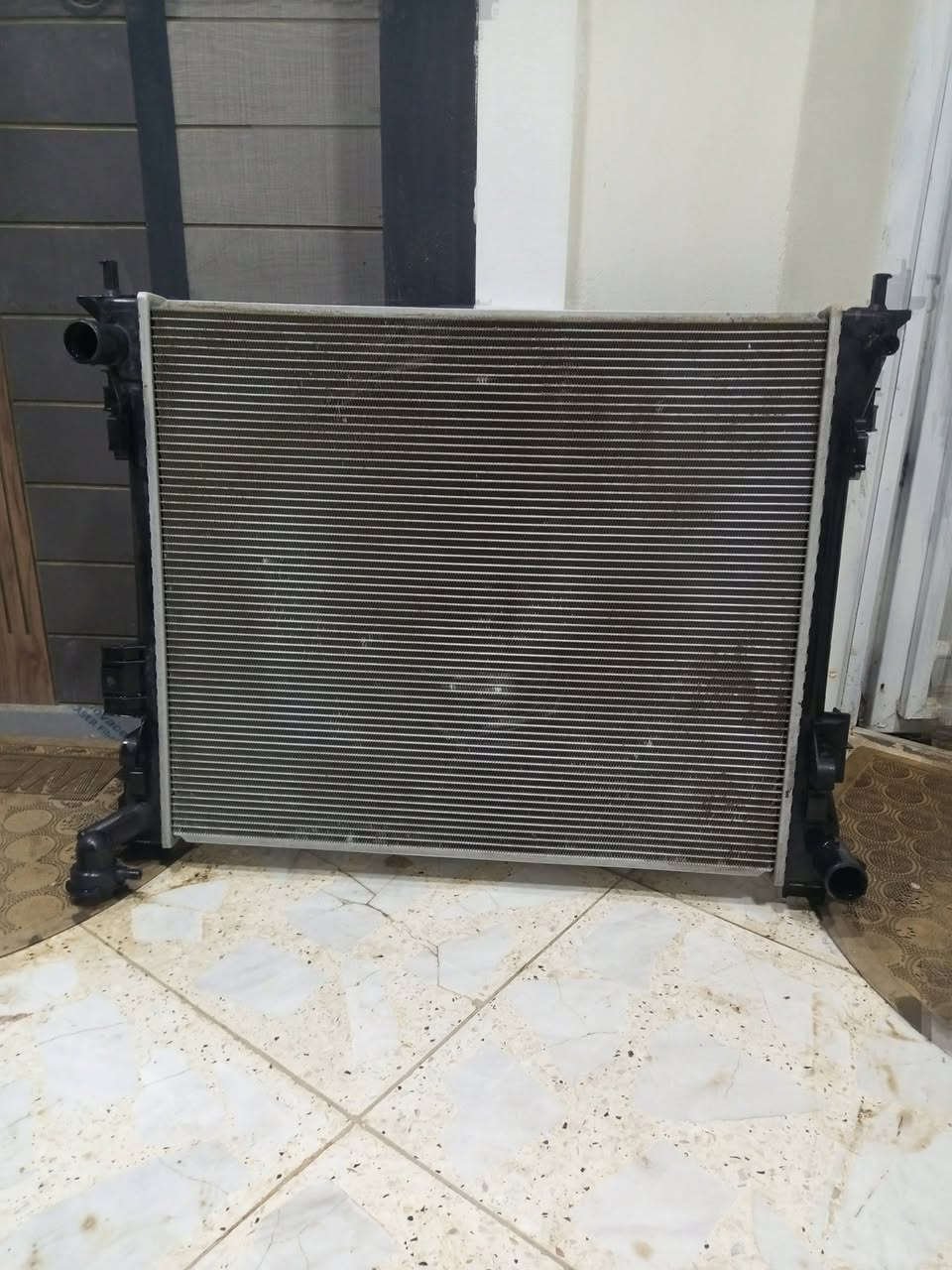 سلام عليكم راتيدر لا مزروف ولا مصلح كلشي مابي بلادي بس يرادله غسله زينه من الخارج الداخل نضيف العنوان بغداد للتواصل ***********
