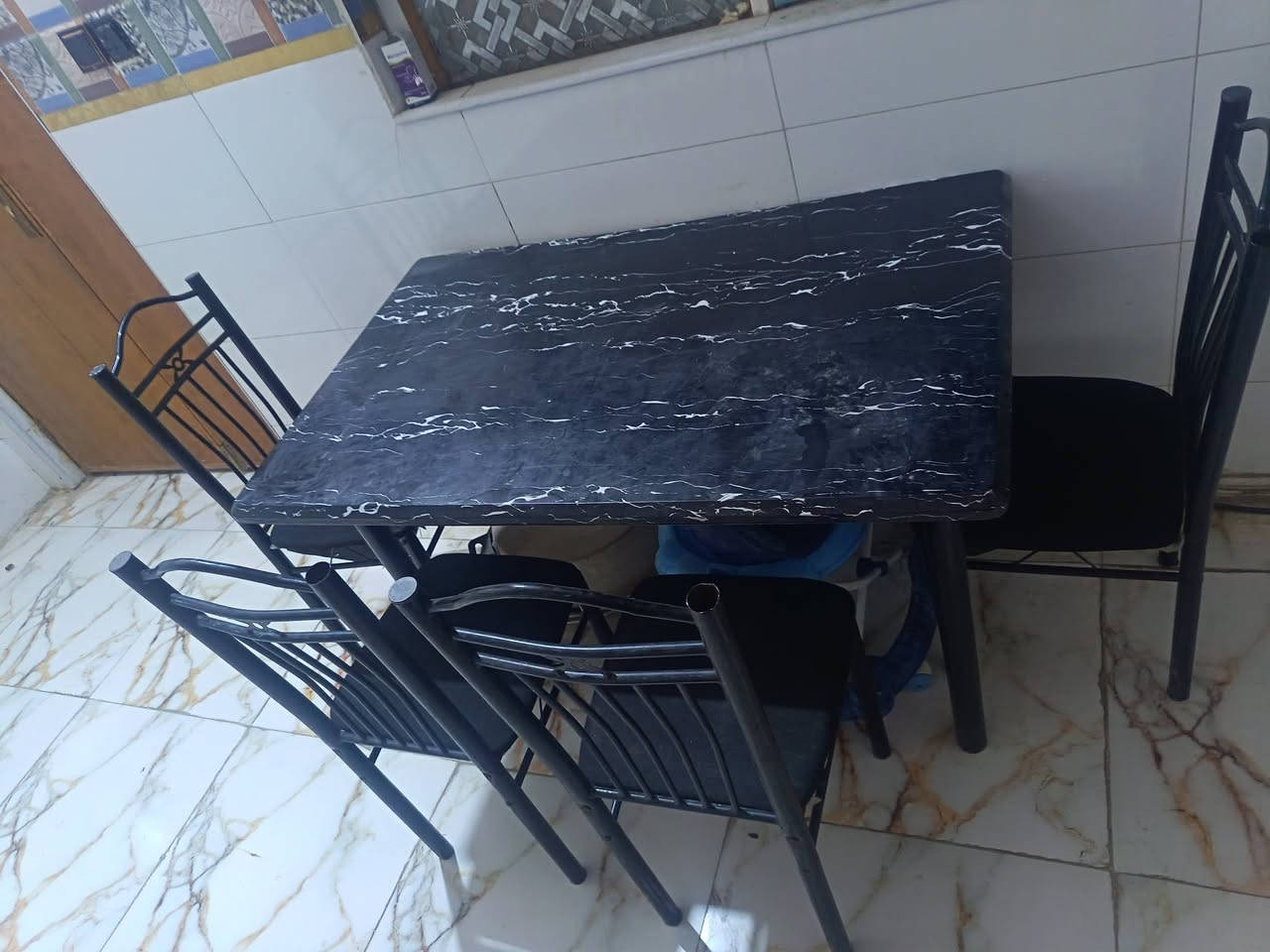 طبلات وكراسي كاملة جديدات مكاني ناصرية مرگززز السعر 50فقط للتواصل واتساب ***********
