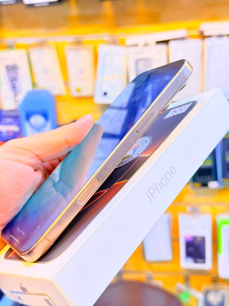 ايفون 16برو ماكس ذاكره 256بطاريه 91‎%‎جهاز اخو جديد زلغ واحد مابي وتر بروف جهاز بمعنه كلامه نضيف هوه جديد سوه لا مفتوح ولا مصلح عربي شرق اوسط اصلي ملحقات كامله 
سعر 1300الف قفله من الاخير 
بغداد البياع شارع عشرين مكتب ماستر للمبايل 
***********
