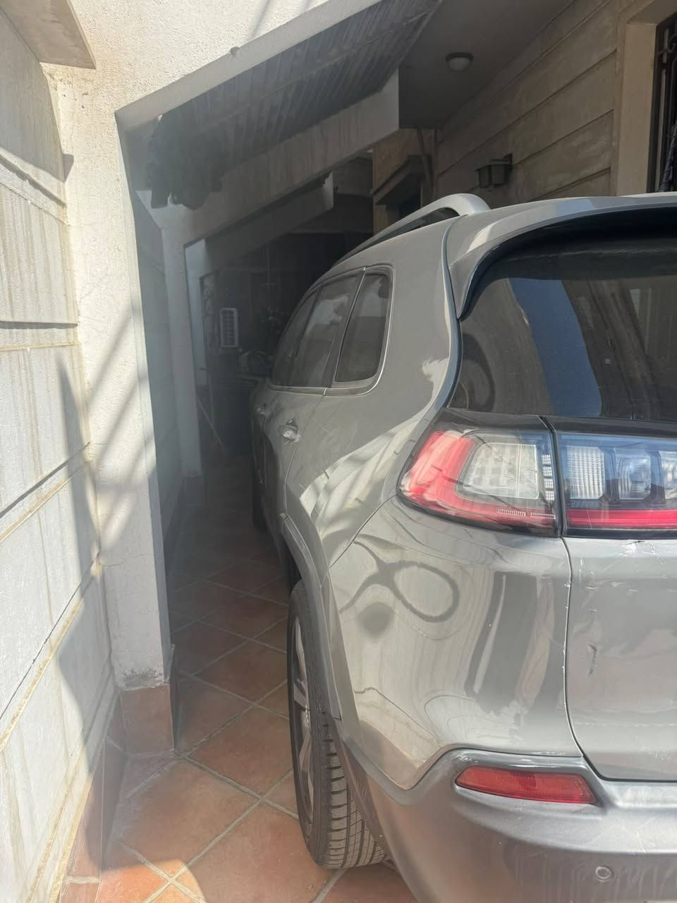 السلام عليكم 
للبيع جيب موديل 2019 بغداد ماشية 89 الف السعر
120 ورقة بالدولار 12 الف مكانها بغداد الدورة 
رقمي للتواصل  ***********
